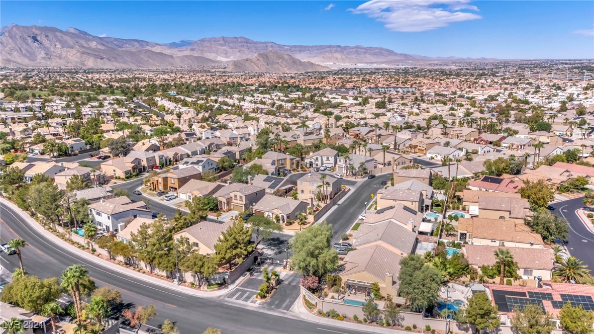 8212 Cornwall Avenue