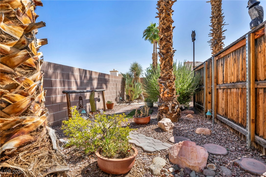 8212 Cornwall Avenue