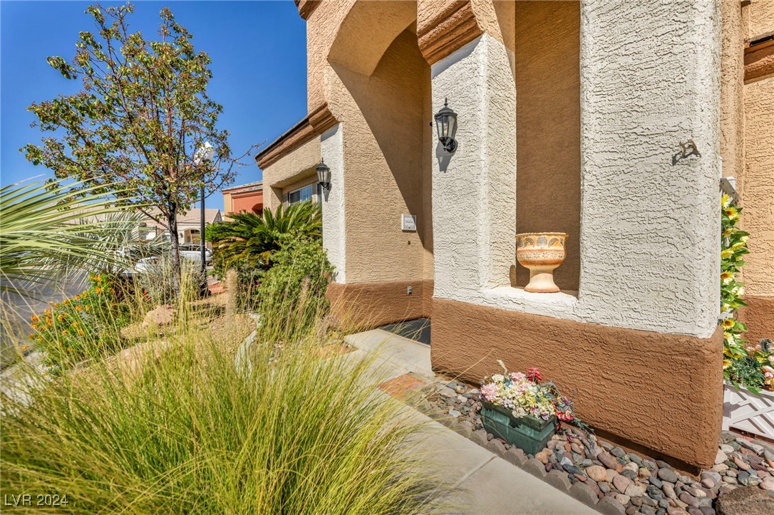 8212 Cornwall Avenue