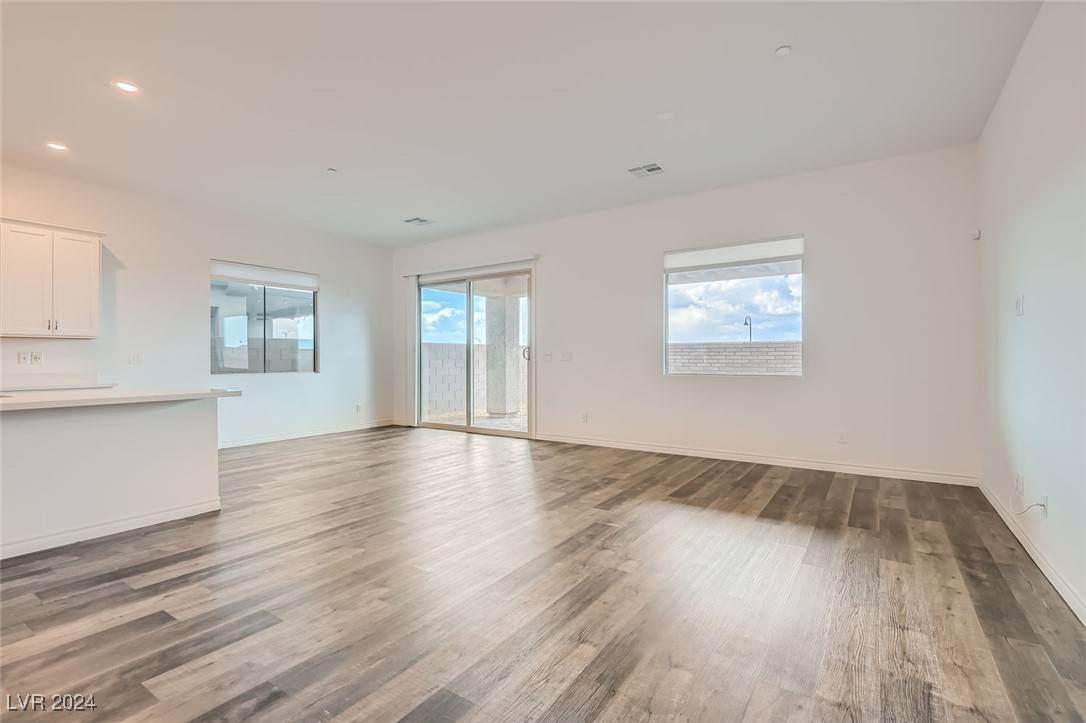 250 Tallis Hills Avenue