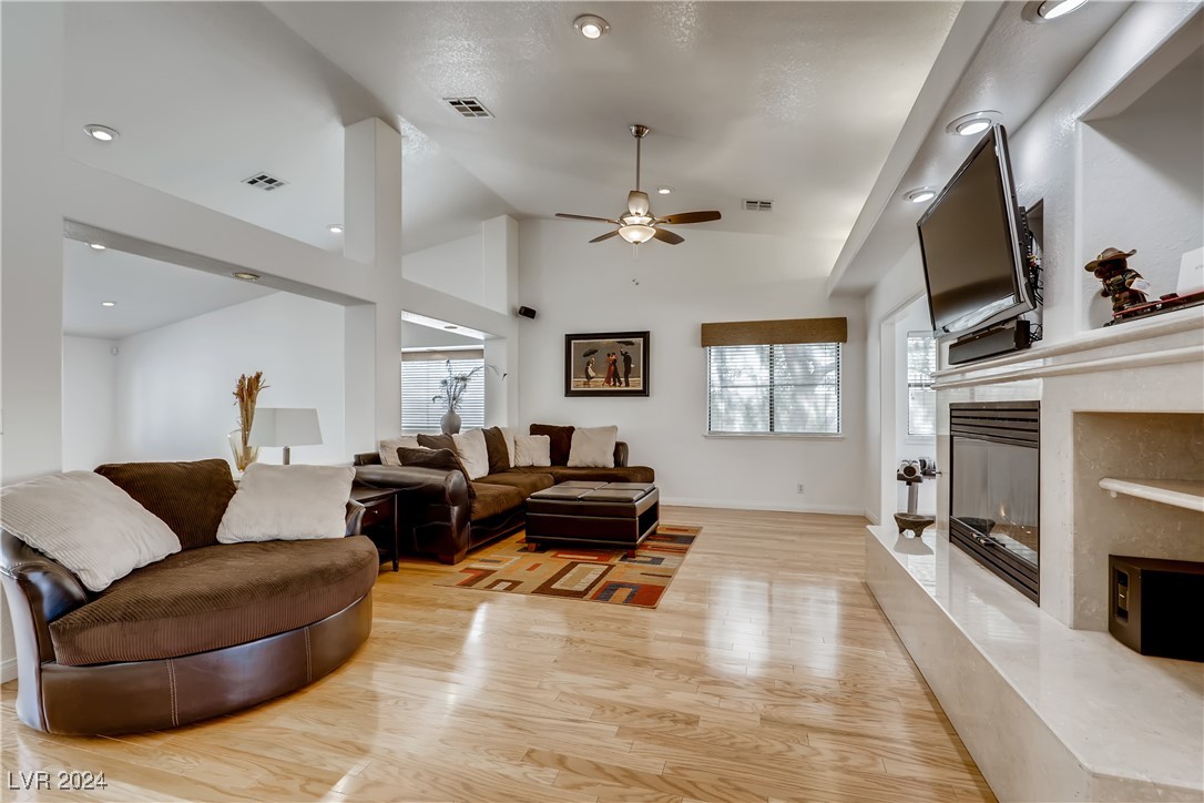 2812 East Viking Road