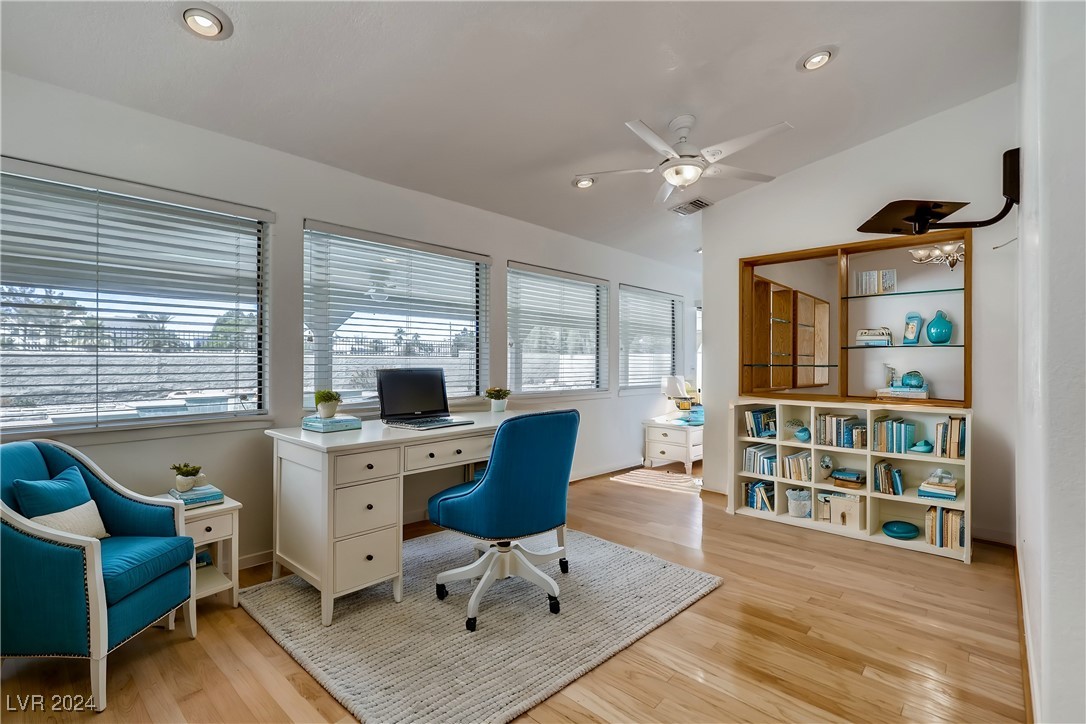 2812 East Viking Road