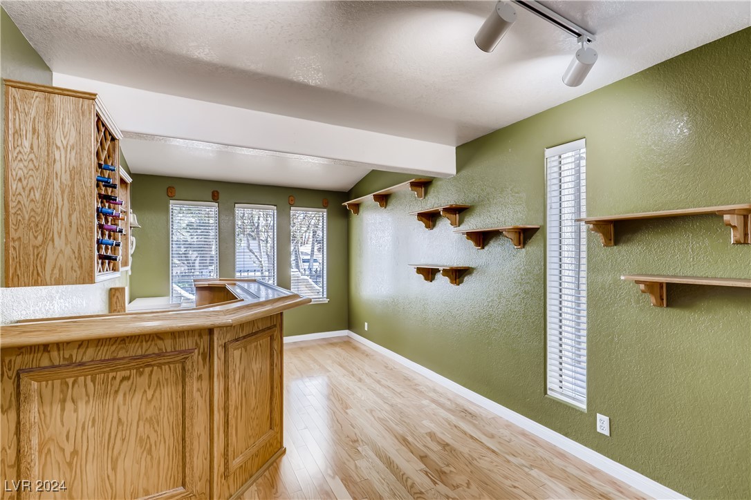 2812 East Viking Road