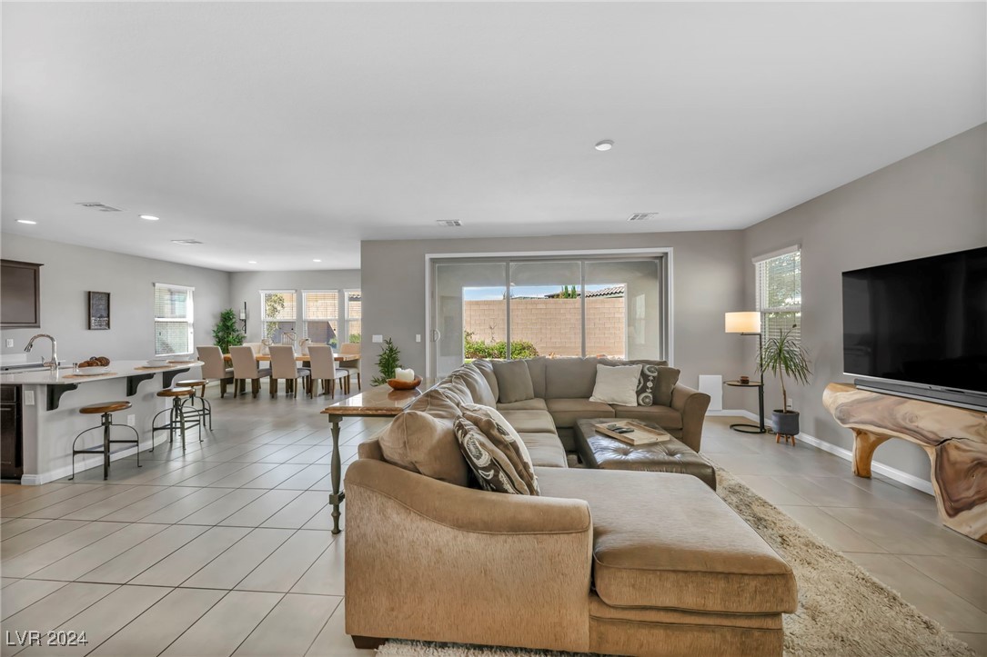 3334 Molinos Drive