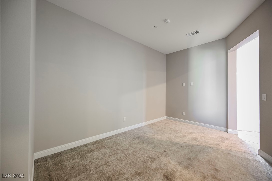 9201 Las Manaitas Avenue 401
