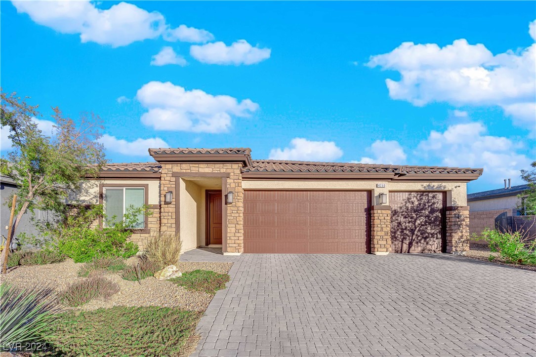4280 Plumeria Mist Street