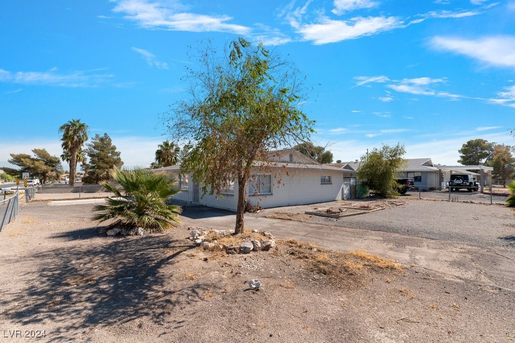 4625 Woodland Avenue