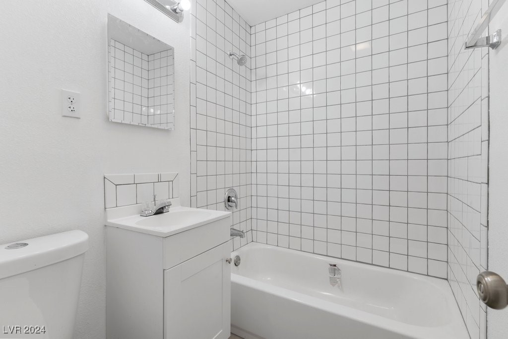 4625 Woodland Avenue