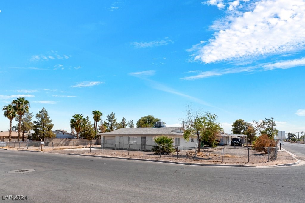 4625 Woodland Avenue