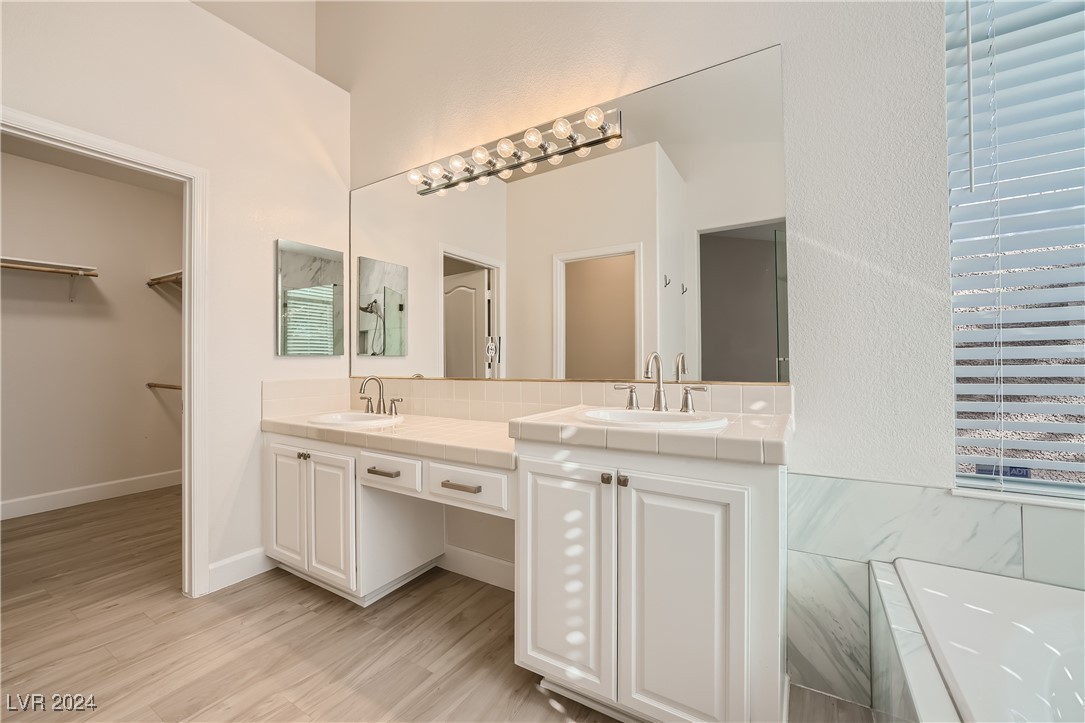 8405 Willow Point Court