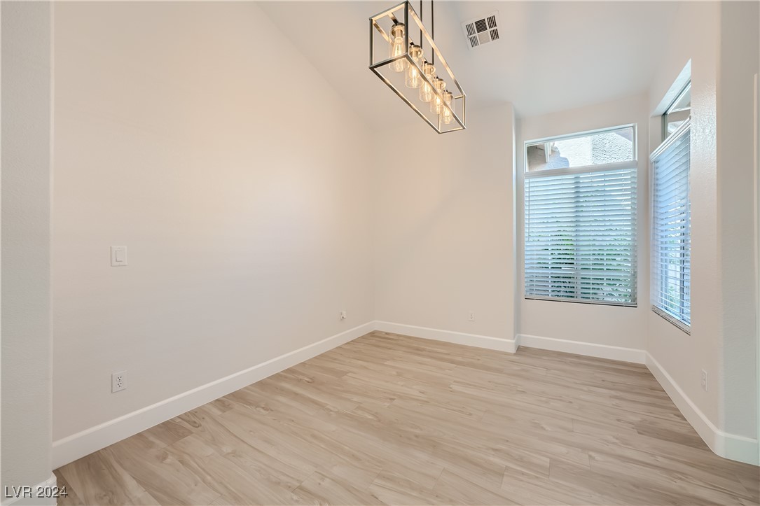 8405 Willow Point Court