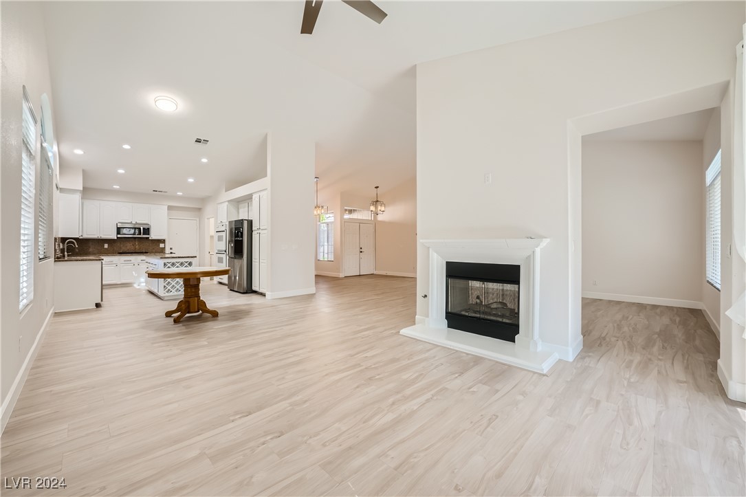 8405 Willow Point Court