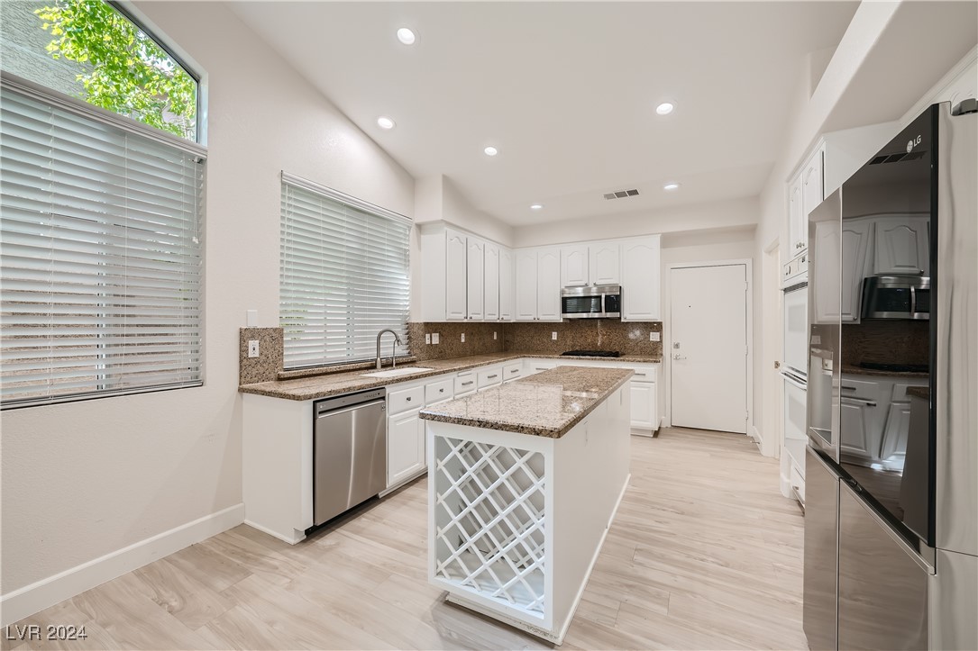 8405 Willow Point Court