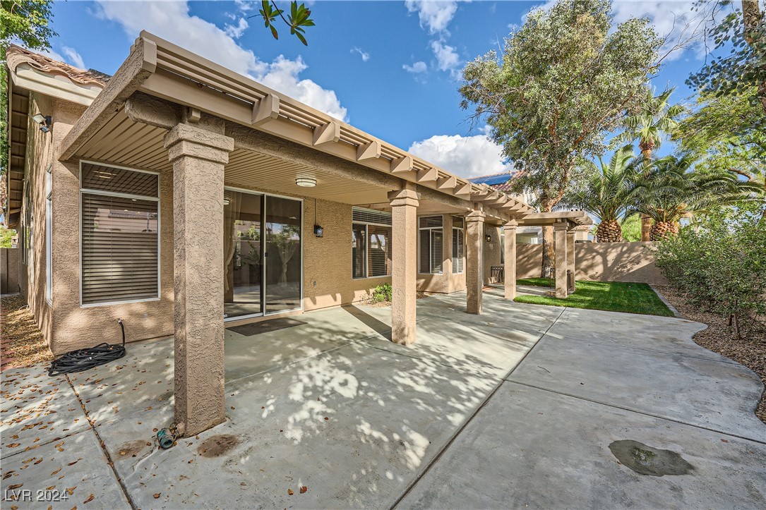 8405 Willow Point Court