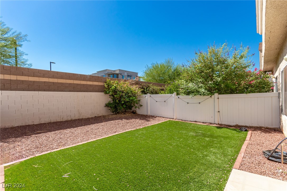 6457 Stone Dry Avenue 103
