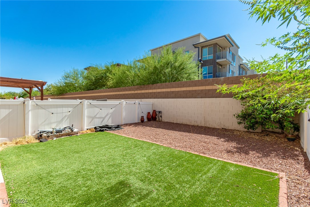 6457 Stone Dry Avenue 103