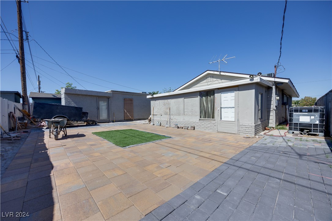 3601 East Nelson Avenue