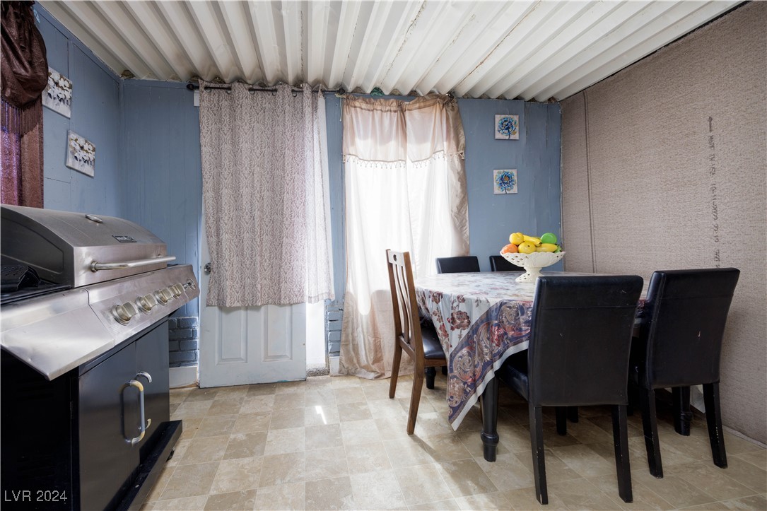 3601 East Nelson Avenue