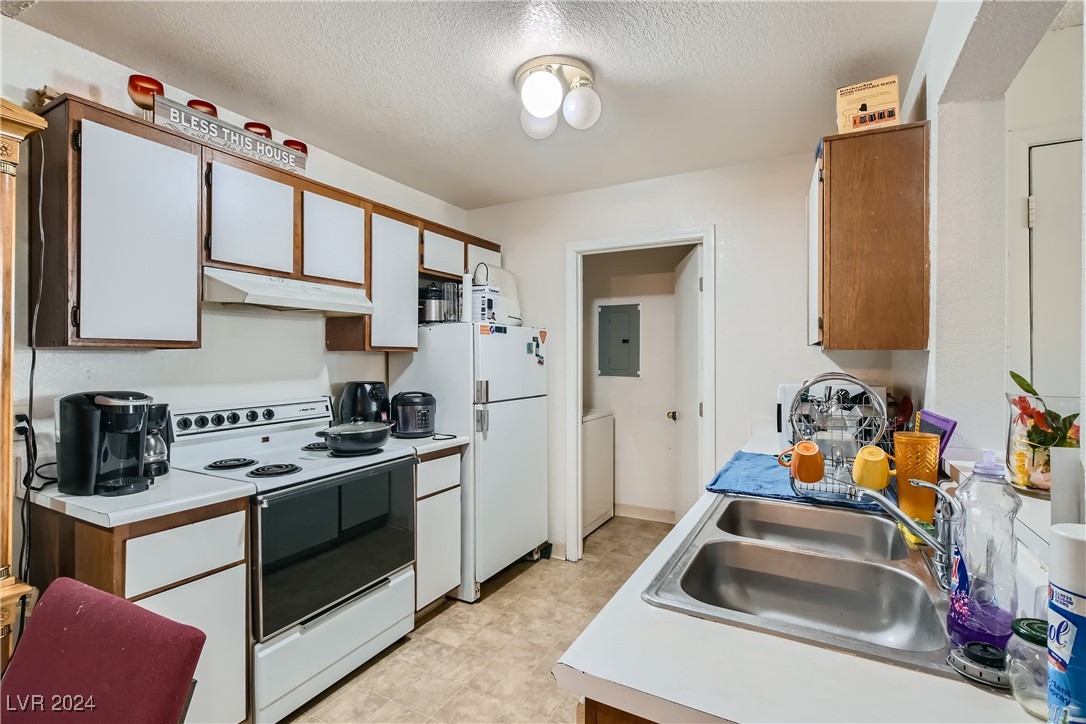 221 Mission Catalina Lane 105