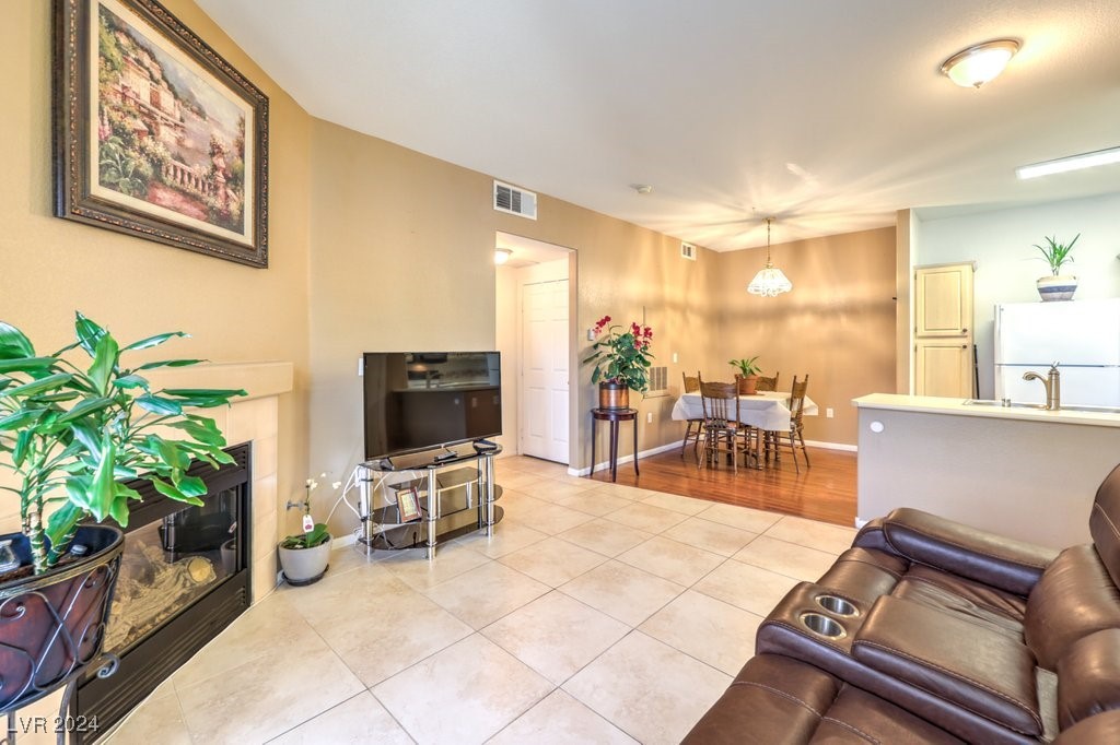 855 North Stephanie Street 1015