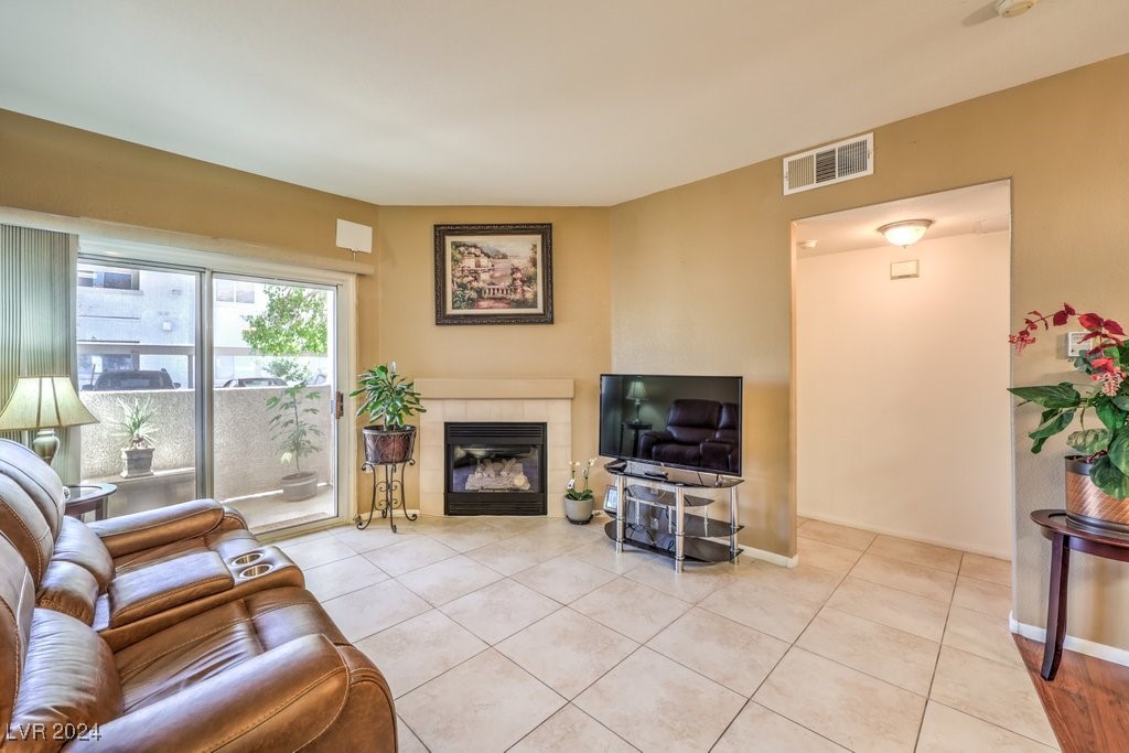 855 North Stephanie Street 1015