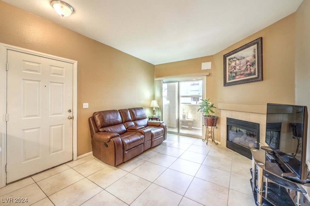 855 North Stephanie Street 1015