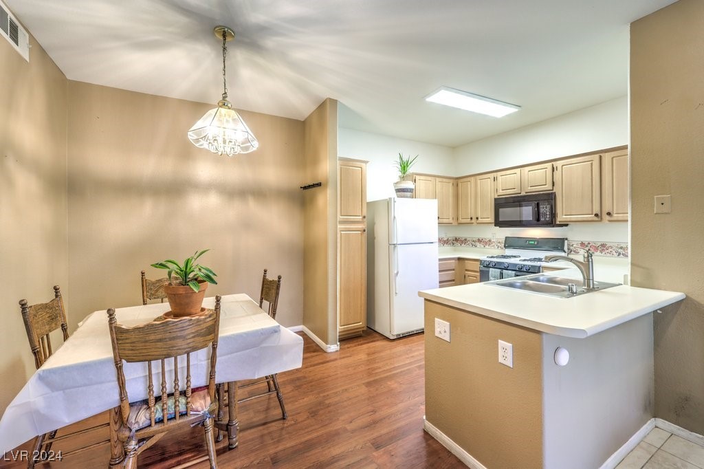 855 North Stephanie Street 1015