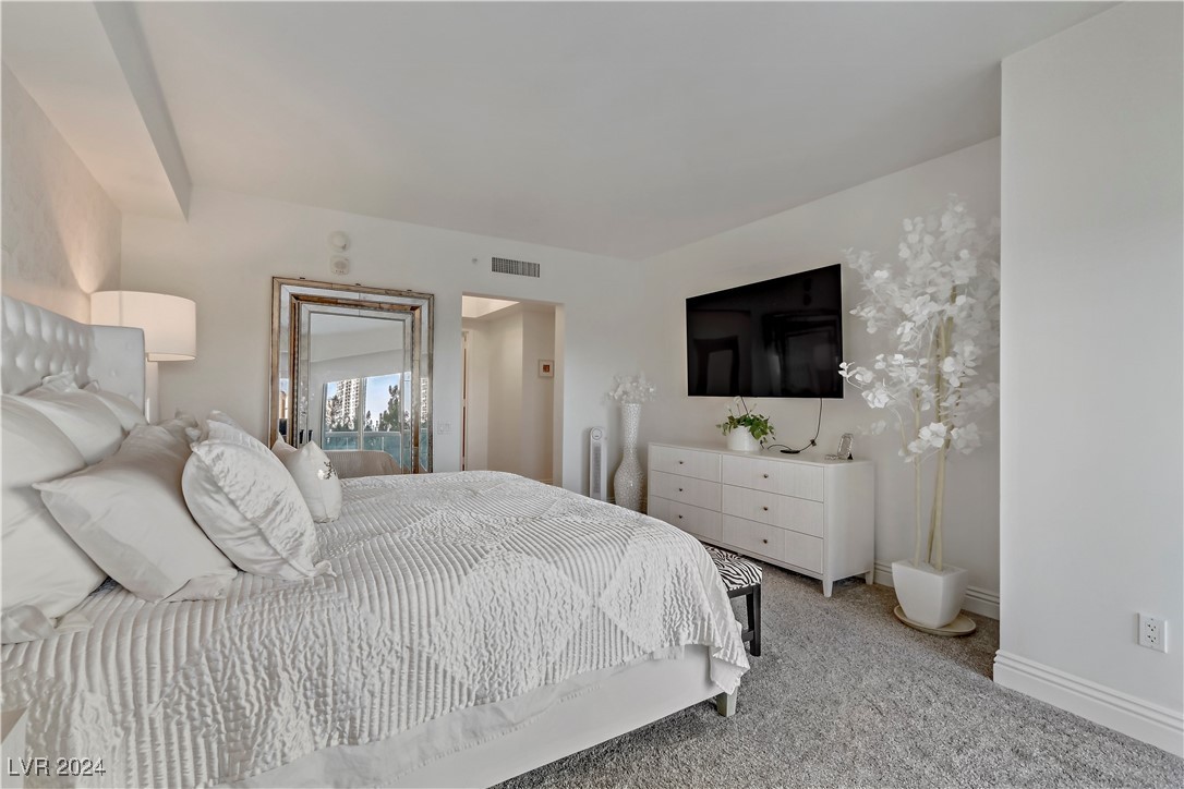 2857 Paradise Road 402