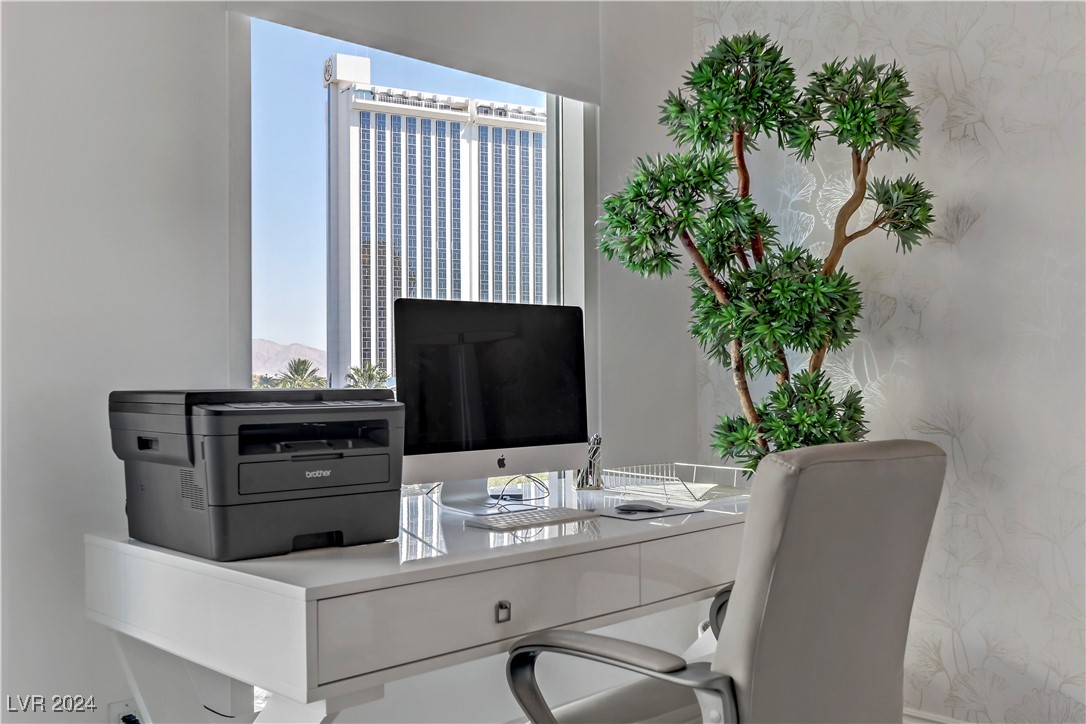 2857 Paradise Road 402