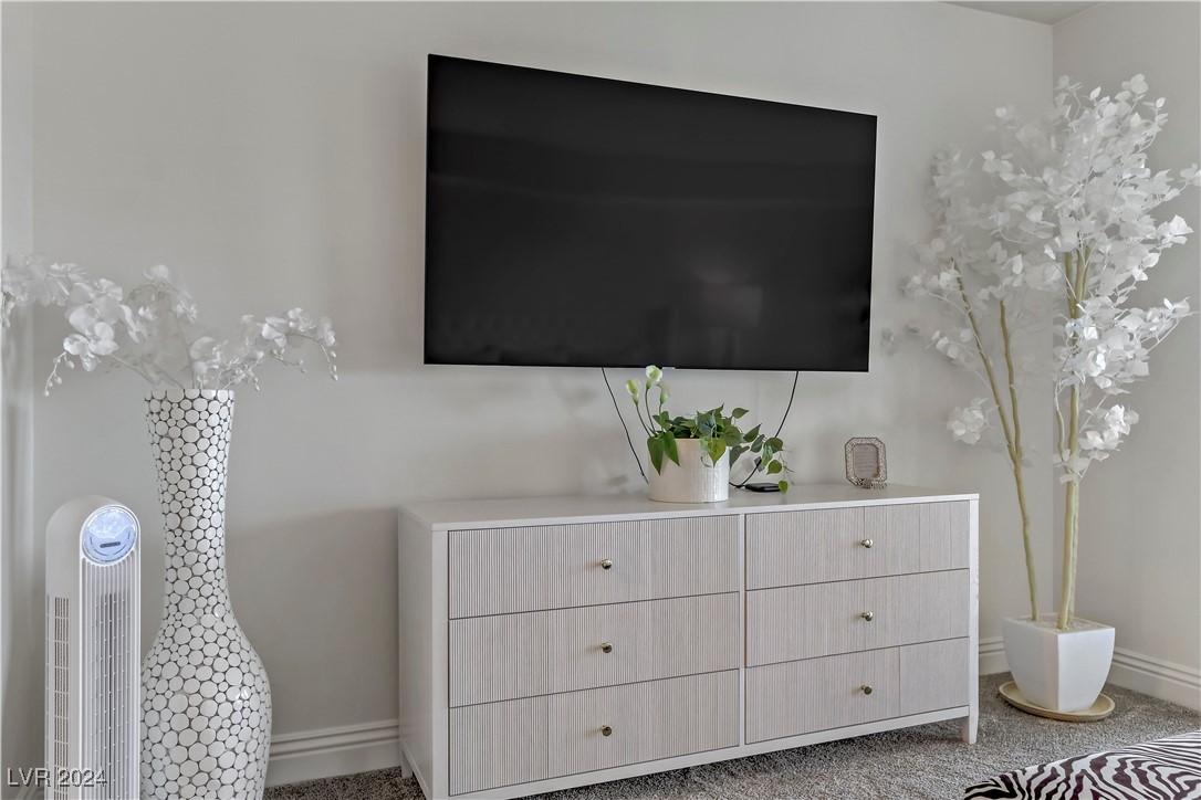 2857 Paradise Road 402