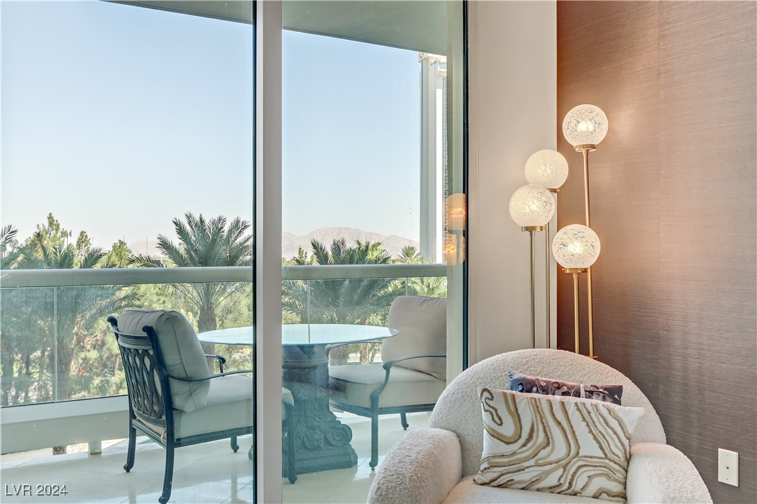 2857 Paradise Road 402