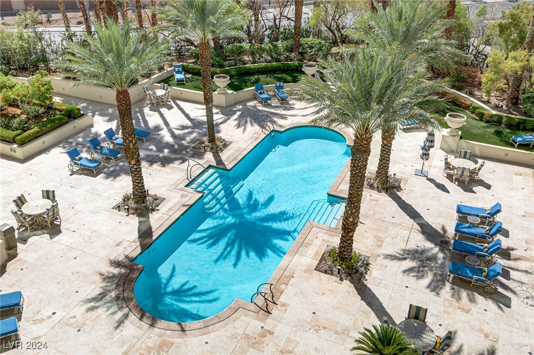 2857 Paradise Road 402