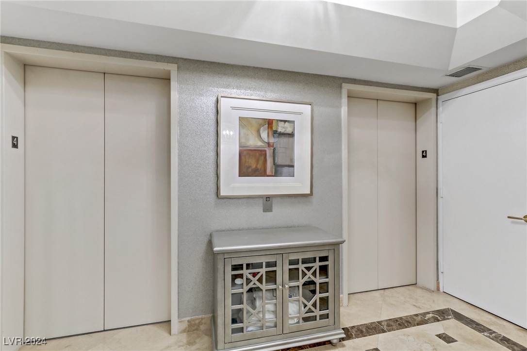 2857 Paradise Road 402