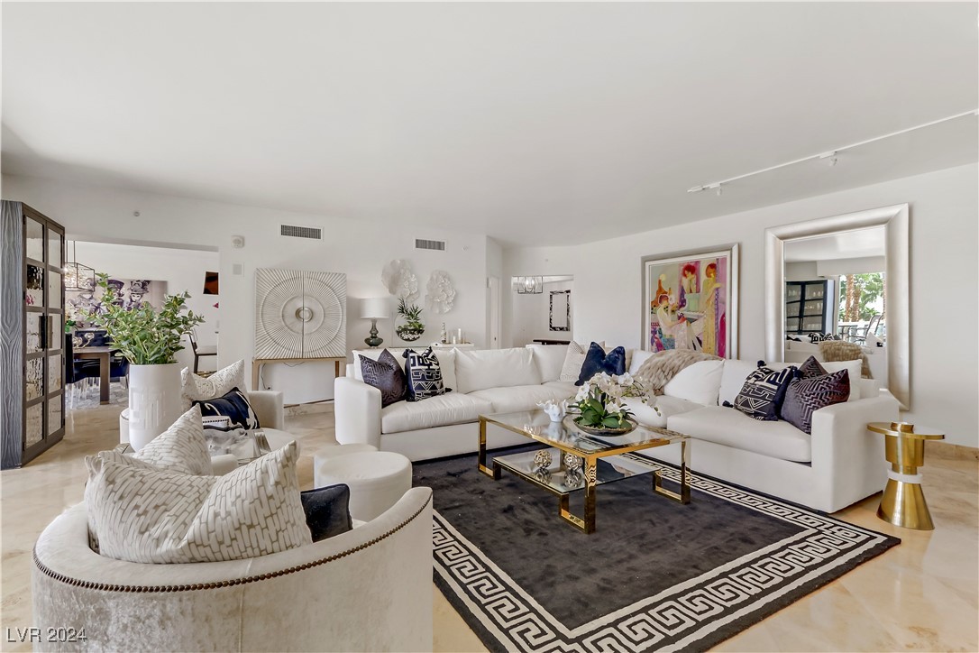 2857 Paradise Road 402