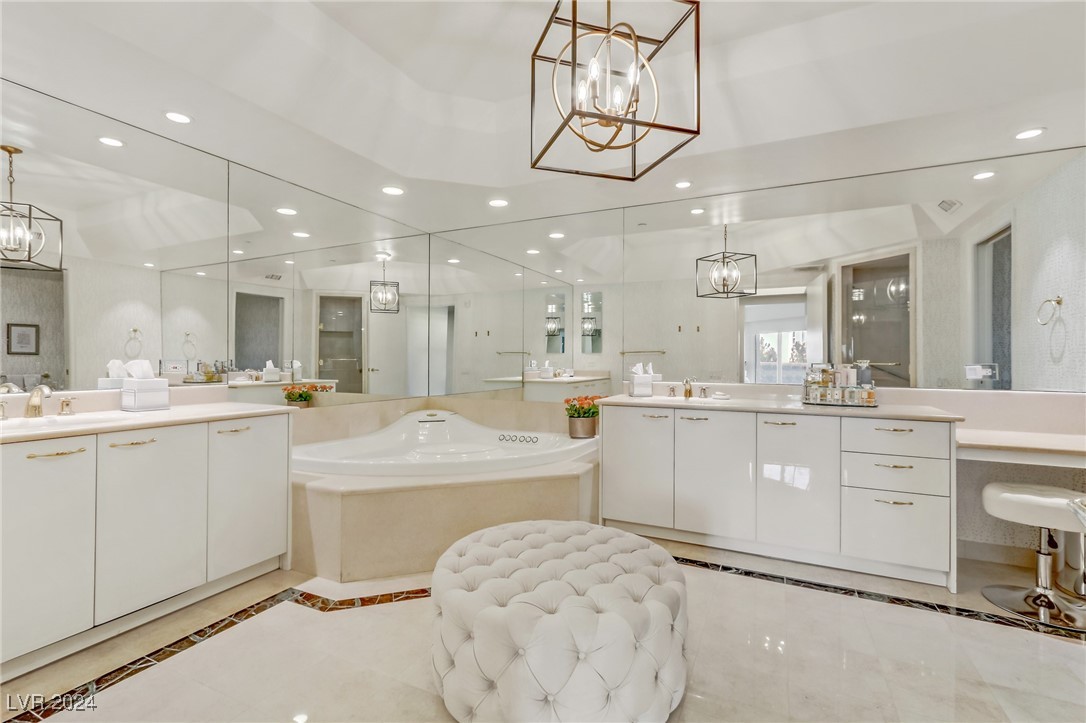 2857 Paradise Road 402