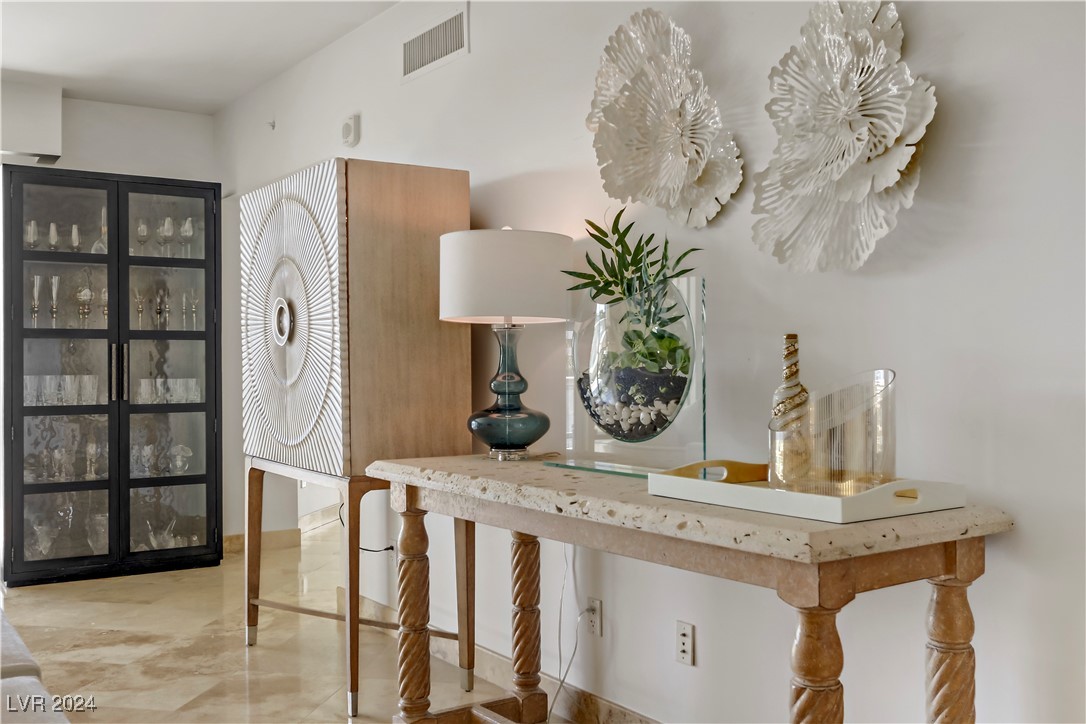 2857 Paradise Road 402