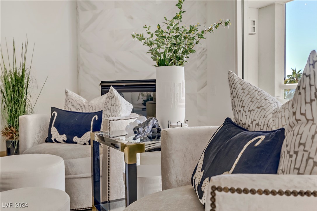 2857 Paradise Road 402