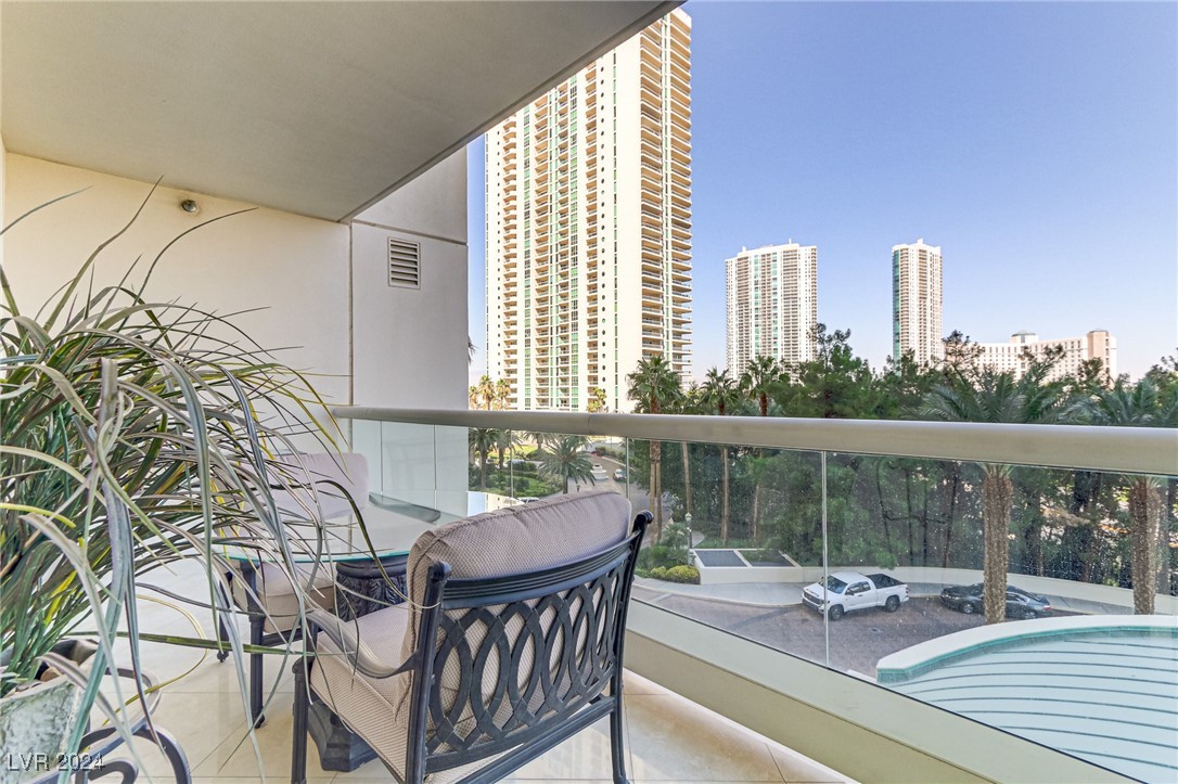 2857 Paradise Road 402