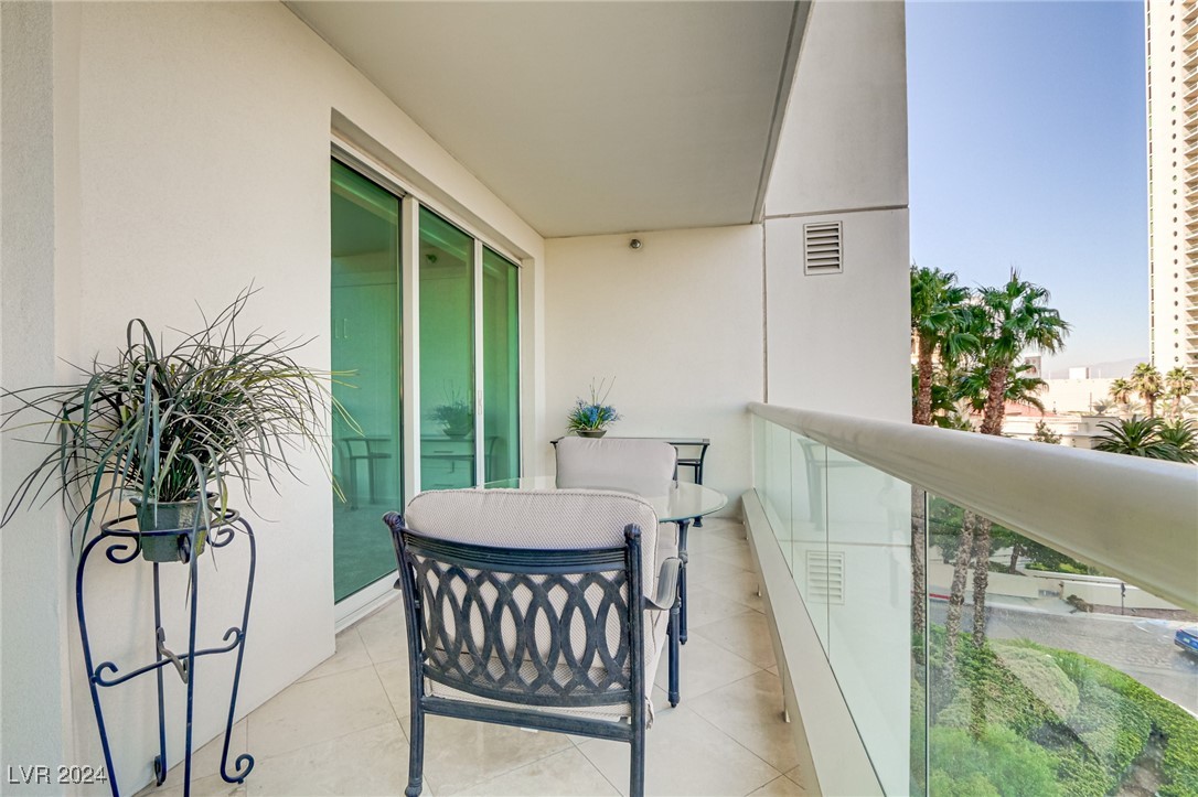 2857 Paradise Road 402