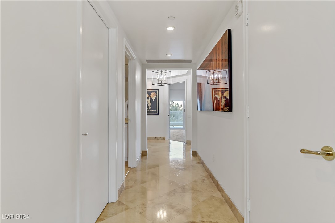 2857 Paradise Road 402