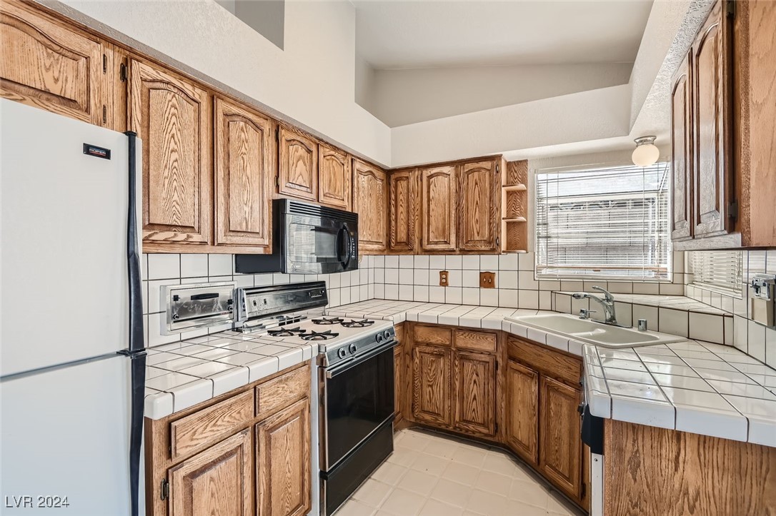 1971 Balzac Drive