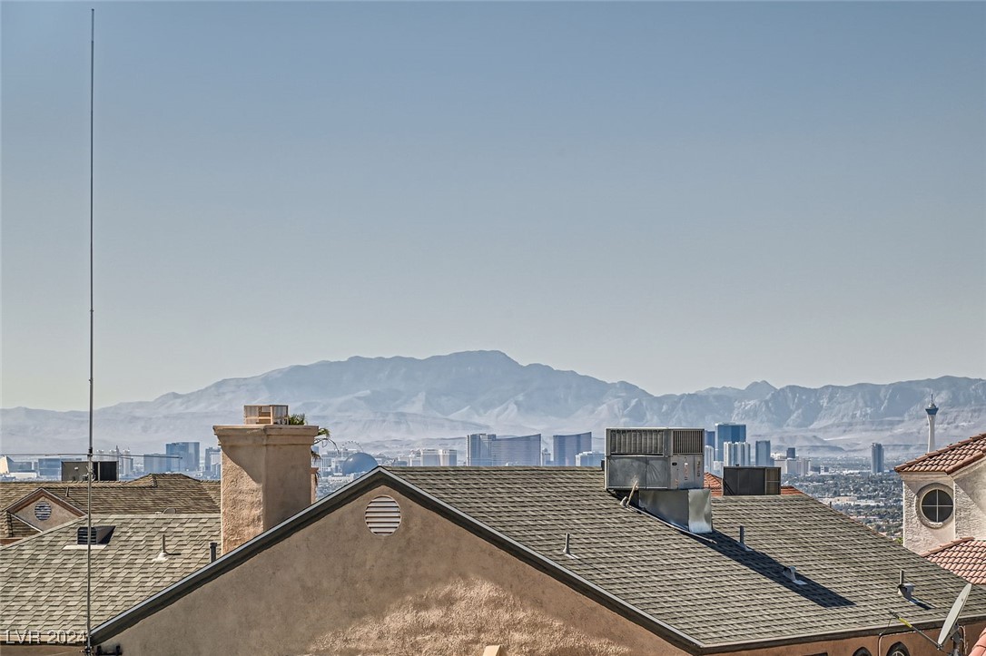 1971 Balzac Drive
