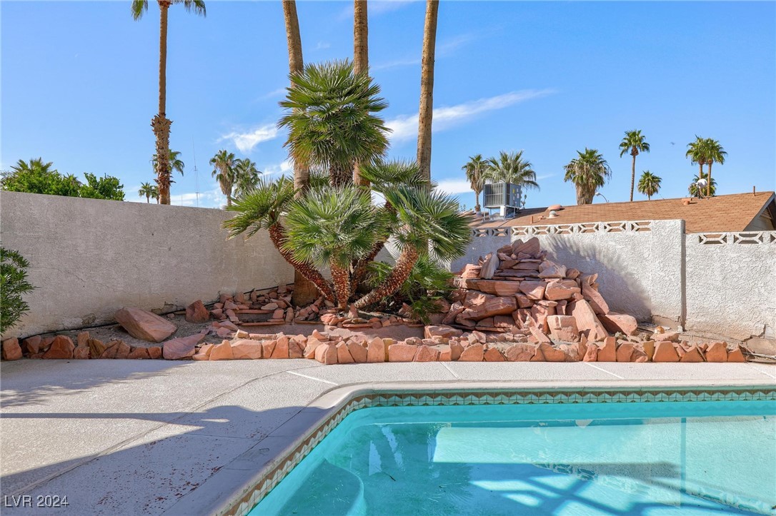 4020 Shadow Wood Avenue