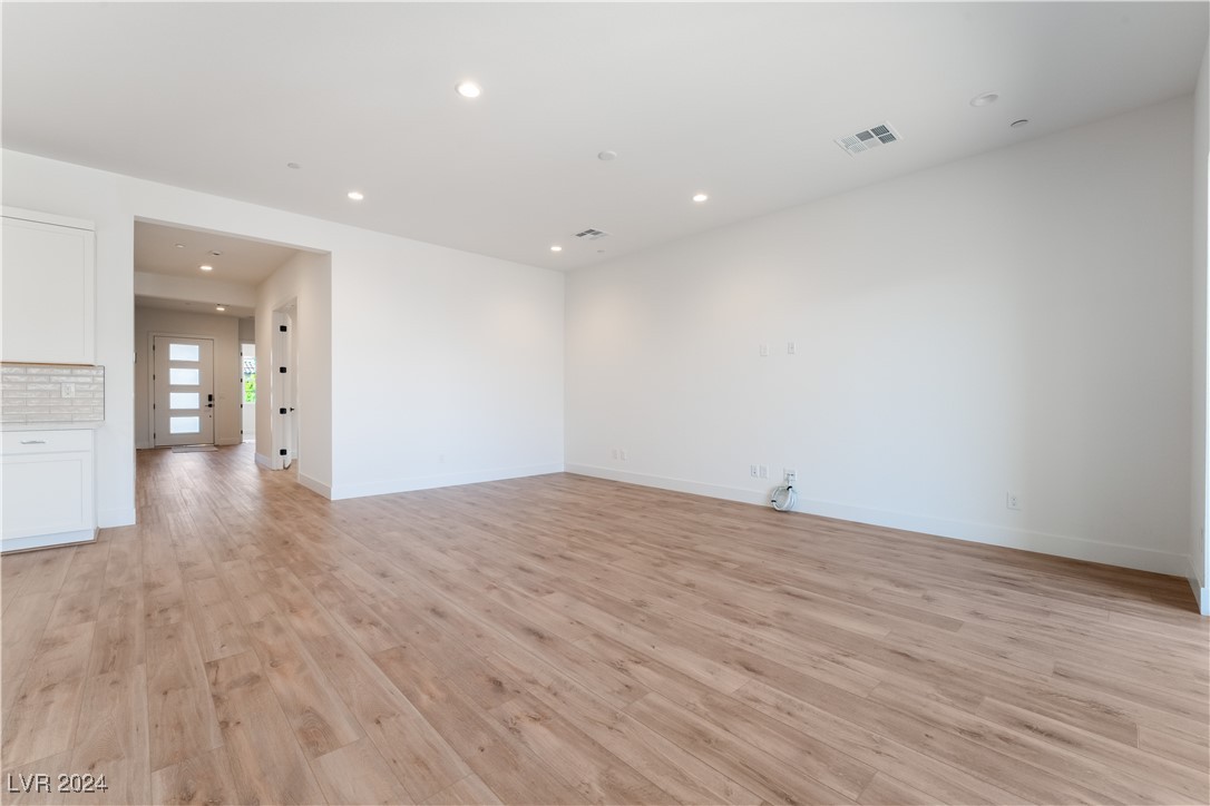 816 Watford Place