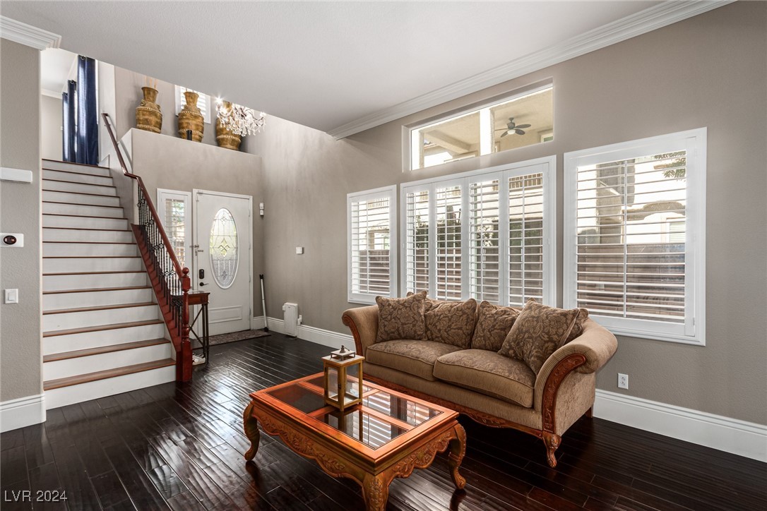 9802 White Lilac Street