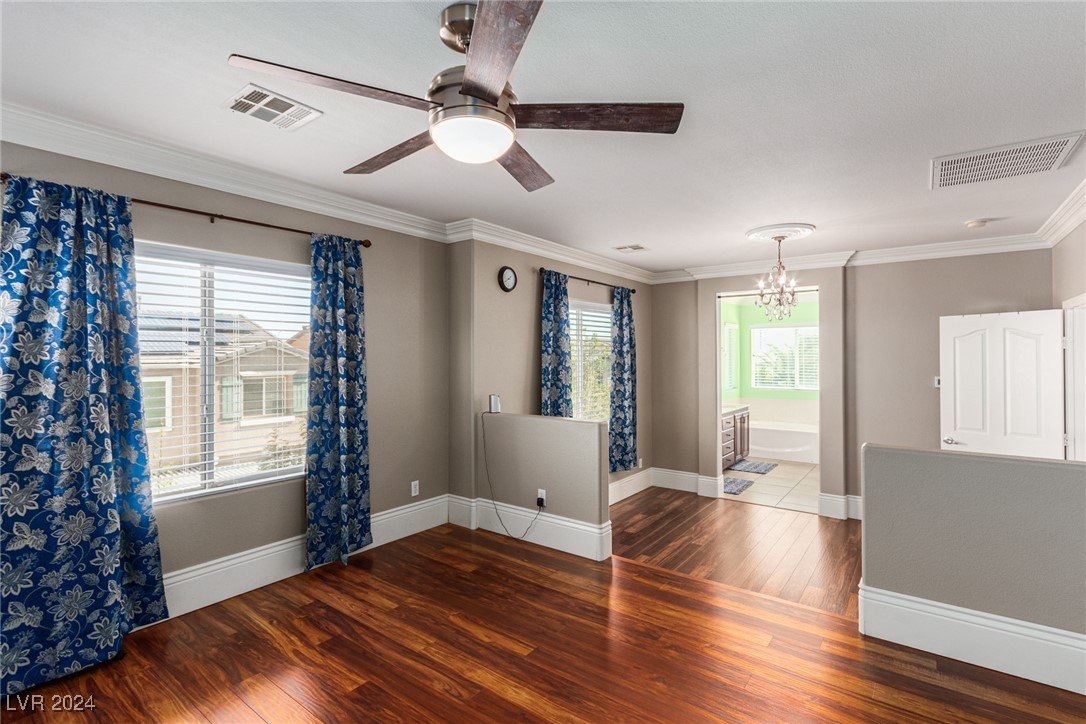 9802 White Lilac Street