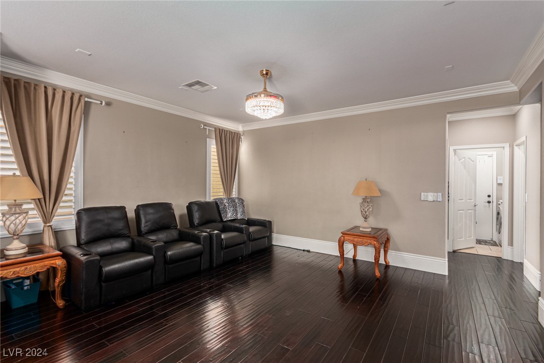 9802 White Lilac Street