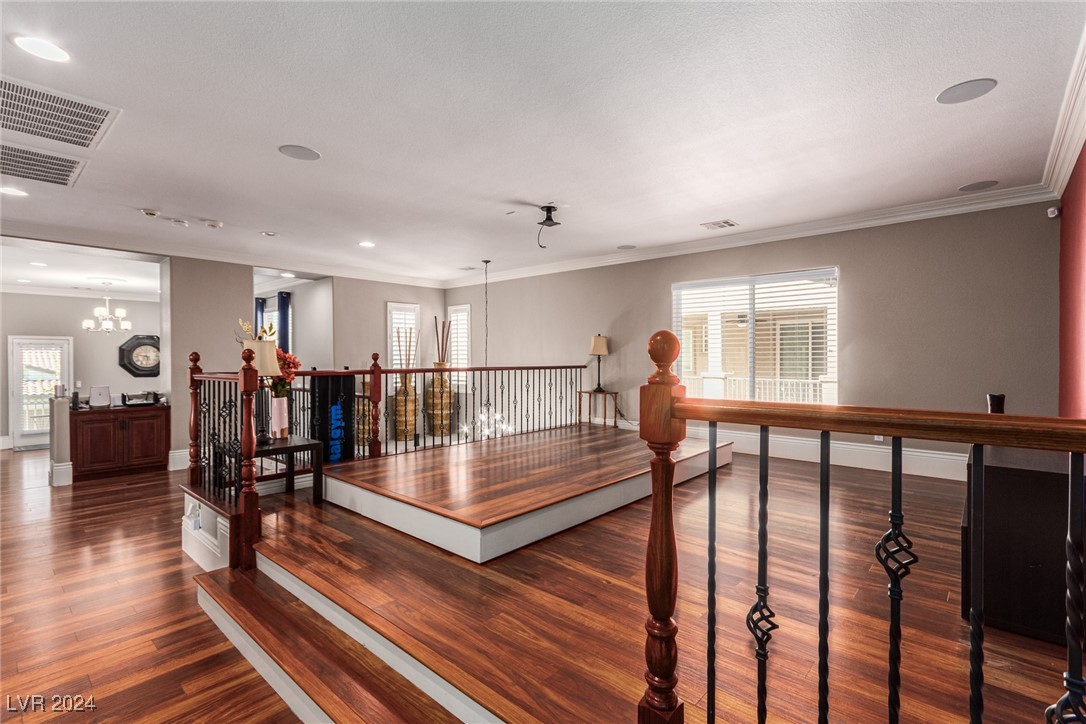 9802 White Lilac Street