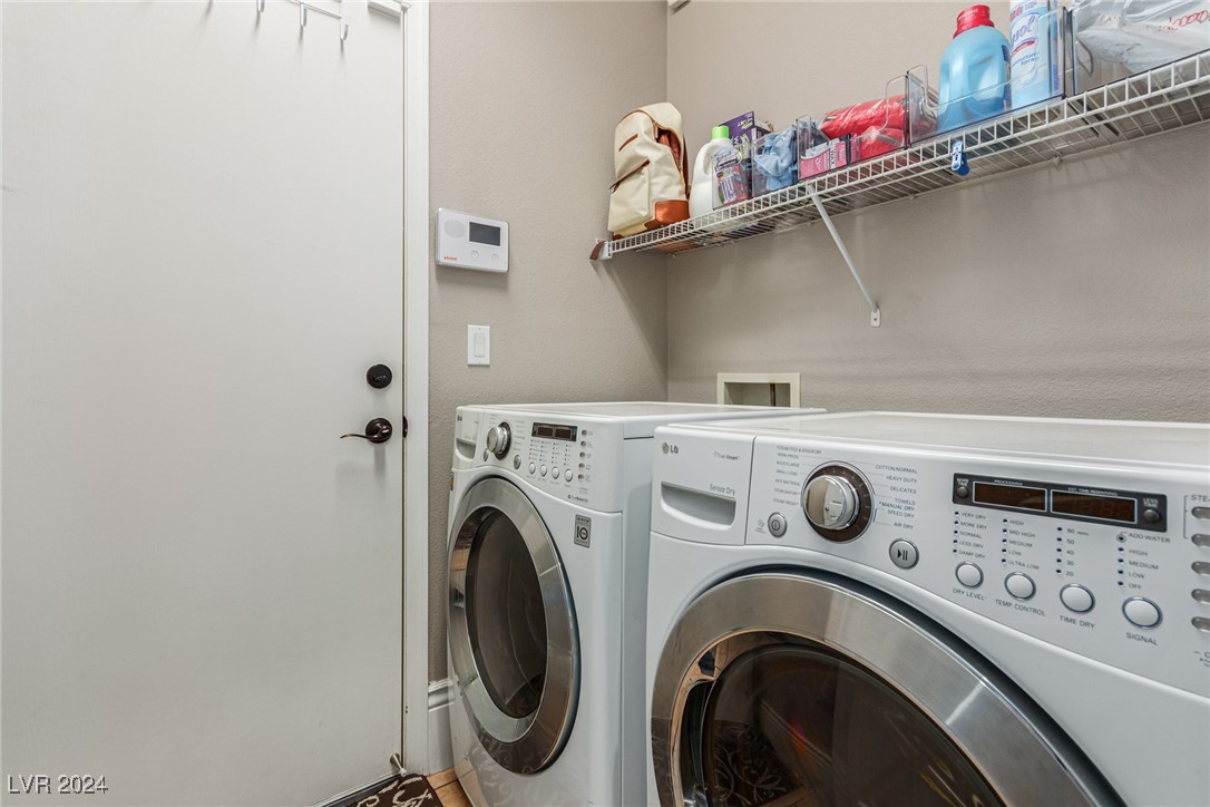 9802 White Lilac Street