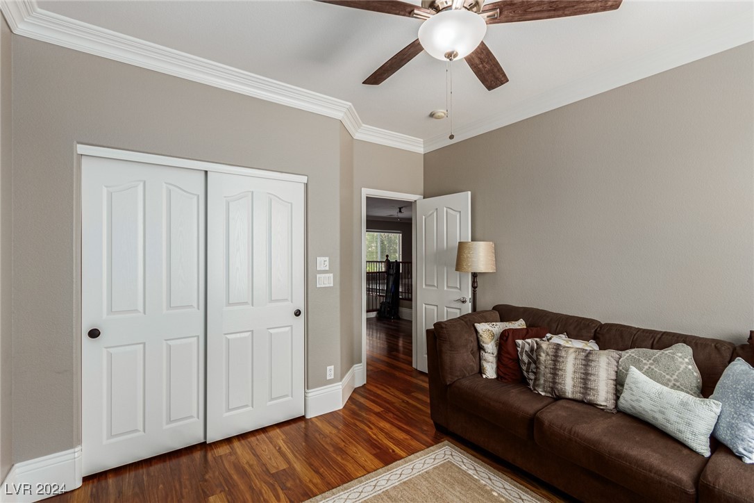 9802 White Lilac Street